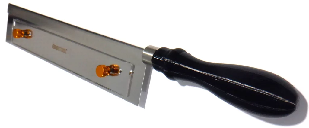 Fret slotting saw with adjustable depth stop for luthier use